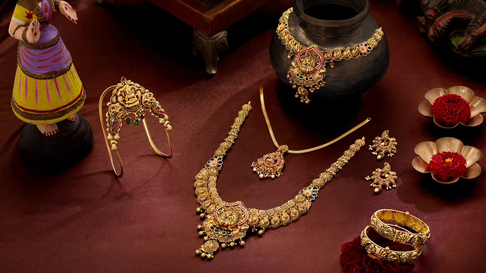 Vishnu Priya antique jewellery collection